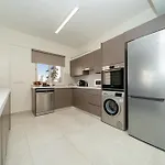 Lejlighed 3 Bedroom Flat Near Center Nicosia