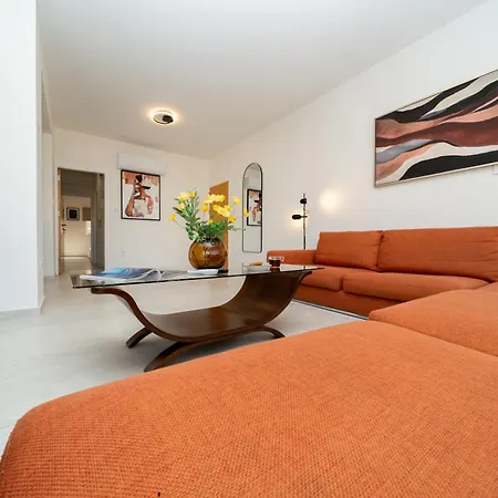 3 Bedroom Flat Near Center 아파트 니코시아