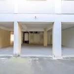 3 Bedroom Flat Near Center