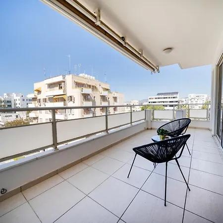 דירה 3 Bedroom Flat Near Center