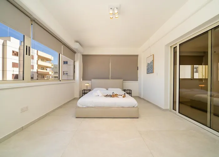 3 Bedroom Flat Near Center * ניקוסיה