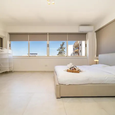 Апартаменты 3 Bedroom Flat Near Center *