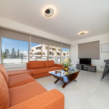 3 Bedroom Flat Near Center Апартаменты *