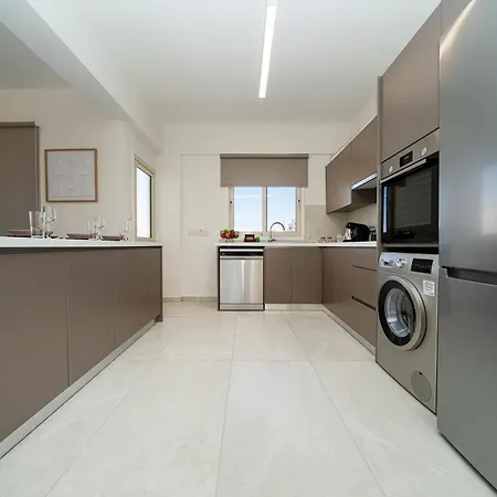 Апартаменты 3 Bedroom Flat Near Center Никосия